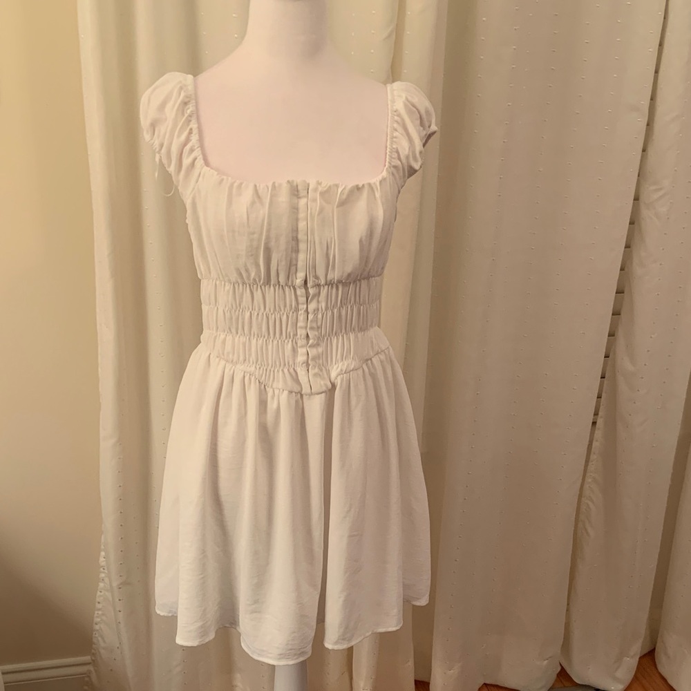 Mixed Threads Los Angeles White Ruffle Trim Garment